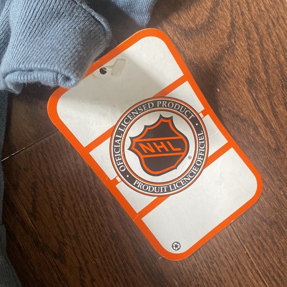 Toronto Maple Leafs Embroidered Long Sleeve T-Shirt - Picture 6 of 10